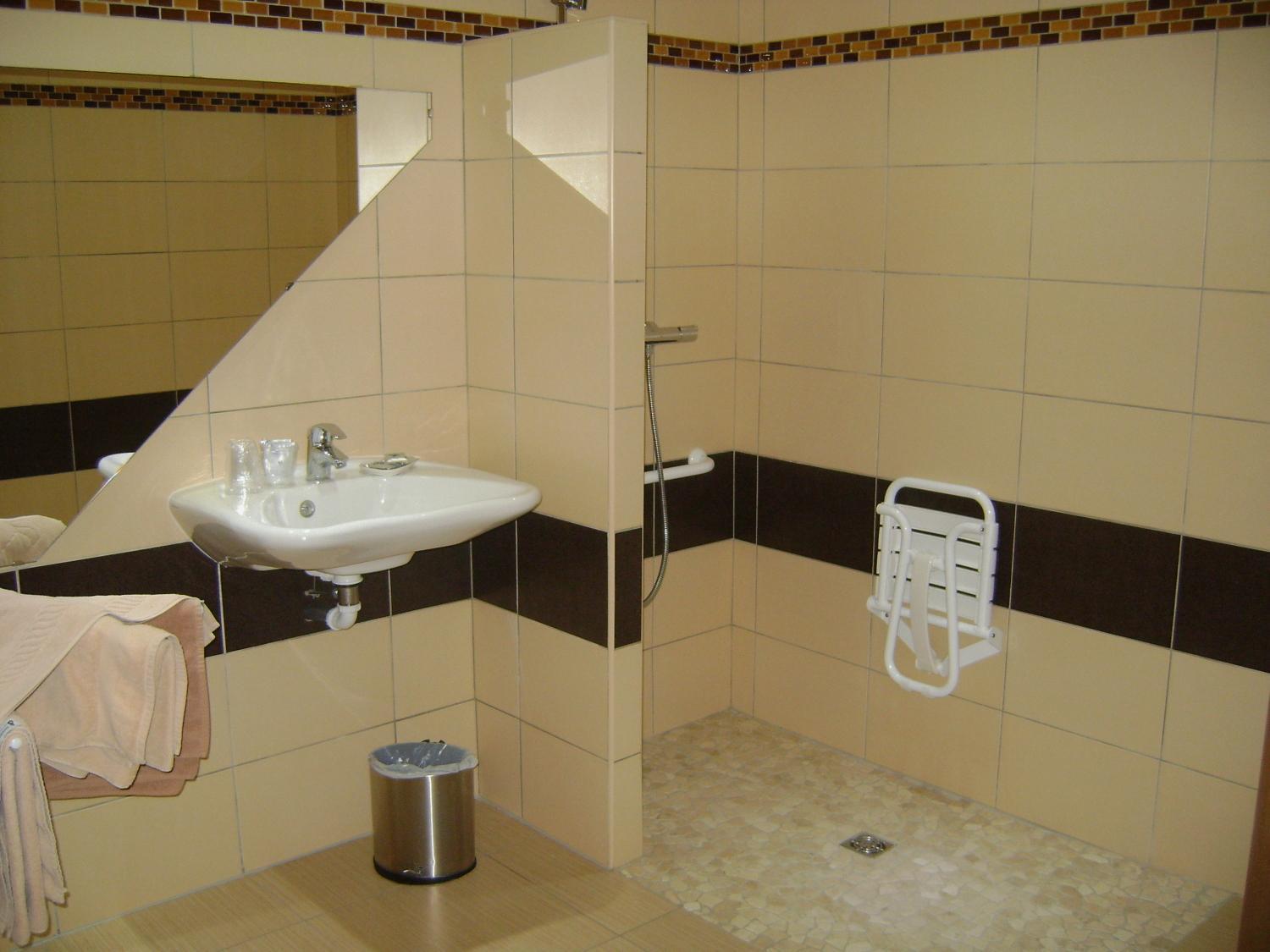 Hotel Le Richevaux Neufchâteau Екстериор снимка