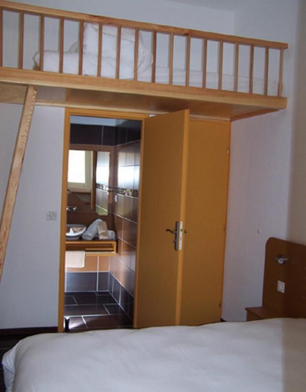 Hotel Le Richevaux Neufchâteau Екстериор снимка